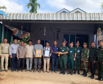 ពិធីប្រគល់ប្រាក់បេឡាមរណសង្គ្រោះជូននិវត្តជនចំនួន ១នាក់