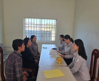 ពិធីបើកផ្តល់ប្រាក់ធានារ៉ាប់រងសង្គមតែម្ដងគត់ ជូនគ្រួសារសពអតីតយុទ្ធជន និងគ្រួសារសពមន្រ្តីរាជការសុីវិល