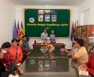 ពិធីប្រគល់ជាសាច់ប្រាក់ និងជាមូលប្បទានបត្រជូនគ្រូសារសពជាអតីតយុទ្ធជនសរុបចំនួន៧គ្រួសារ