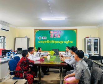 គ្រួសារសពអតីតយុទ្ធជន និងគ្រួសារសពអតីតមន្ត្រីរាជការសុីវិល ចំនួន ១៥គ្រួសារបានទទួលប្រាក់ធានារ៉ាប់រងសង្គម ពីរាជរដ្ឋាភិបាល